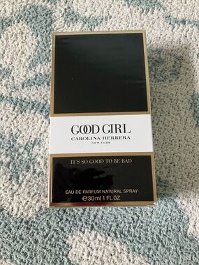 Carolina Herrera Good Girl Eau de Parfum New in Box - Black, White & Gold